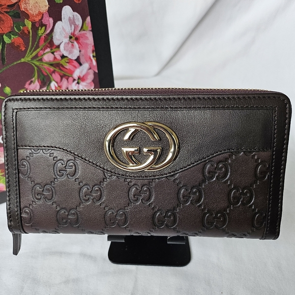 GUCCI Guccissima Sukey Leather Zip Around Wallet in Brown - Picture 4 of 9